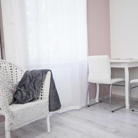 City Center Studio Apartmanok Szeged Esterno foto
