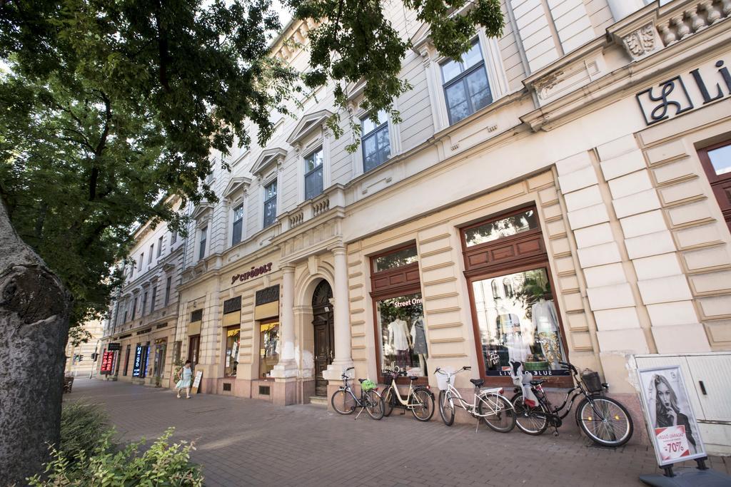 City Center Studio Apartmanok Szeged Esterno foto