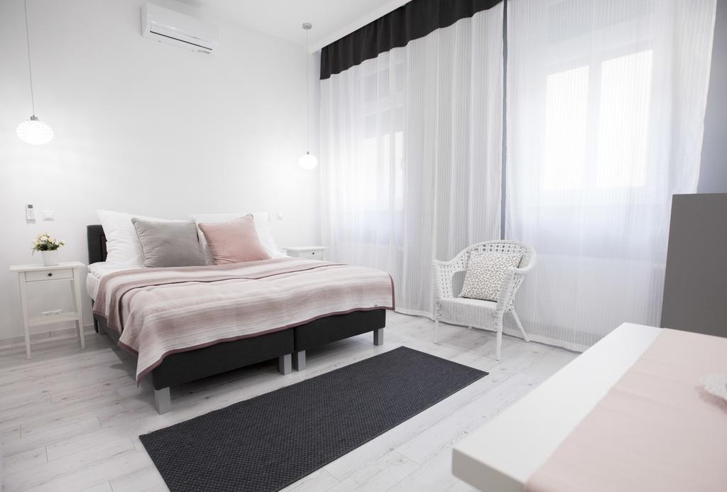 City Center Studio Apartmanok Szeged Esterno foto