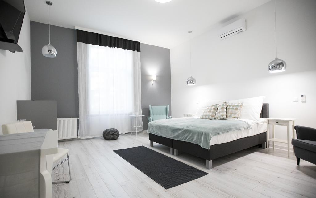 City Center Studio Apartmanok Szeged Esterno foto