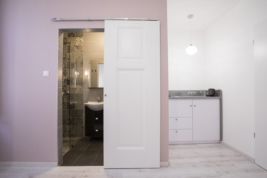 City Center Studio Apartmanok Szeged Esterno foto