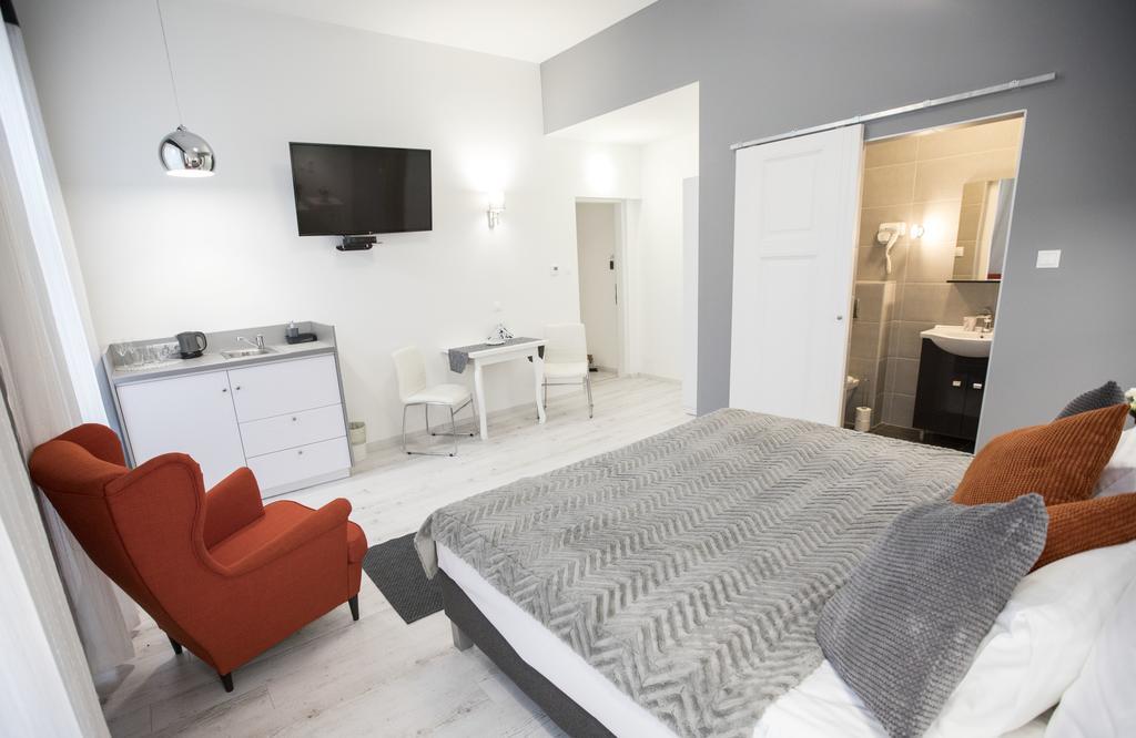 City Center Studio Apartmanok Szeged Esterno foto