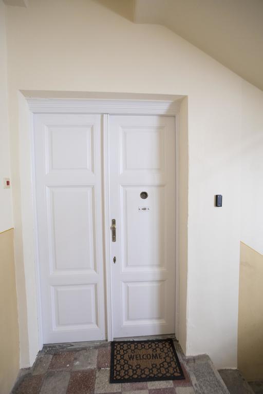 City Center Studio Apartmanok Szeged Esterno foto