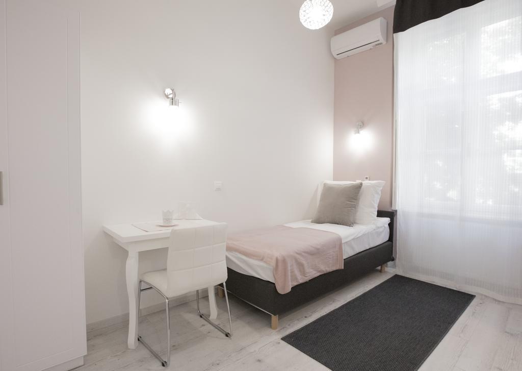 City Center Studio Apartmanok Szeged Esterno foto